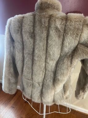 White House Black Market Plush Faux Fur Jacket in Light Beige